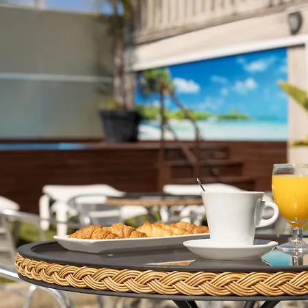 فندق Rosalia De Castro 2*