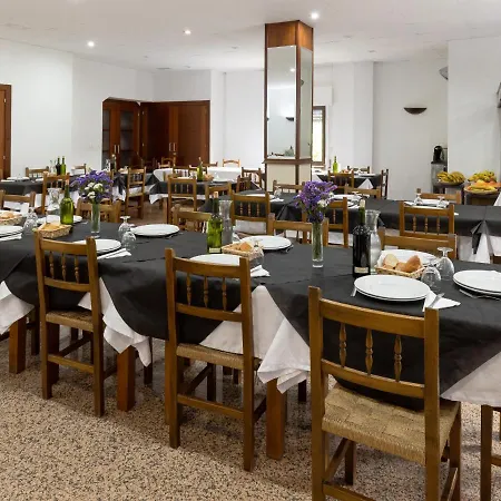 Hotel Rosalia De Castro 2*