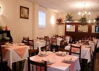 Hotel Rosalia De Castro 2*